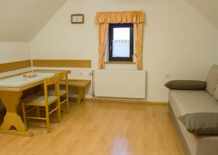 Pri Marjetki Apartment *